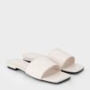 Dép nữ mũi vuông quai rộng đan chéo, da microfiber bóng – DB5B0118