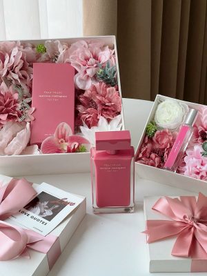 Nước hoa nhẹ nhàng – Món quà tặng thầy cô giáo hương thơm của sự tri ân 